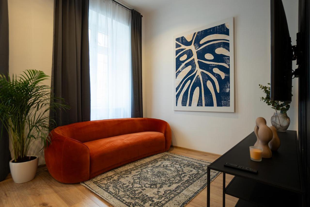 2-rooms 10 Min Away From Center Vienne